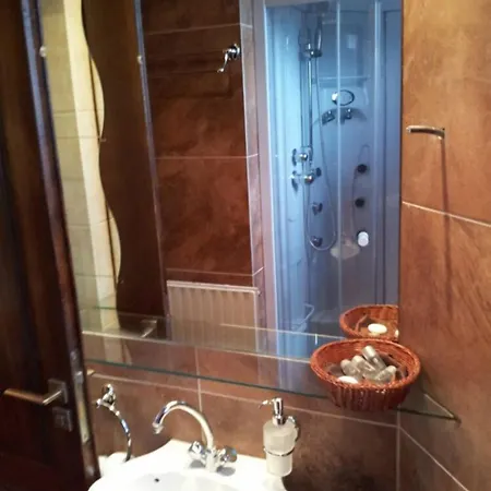 Mythoxenia Georgitsi